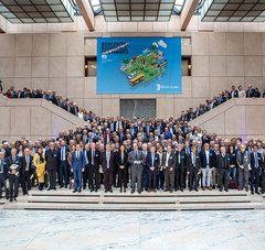 photo de groupe des 600 élus présents à la rencontre régionale des maires, à l'hôtel de région